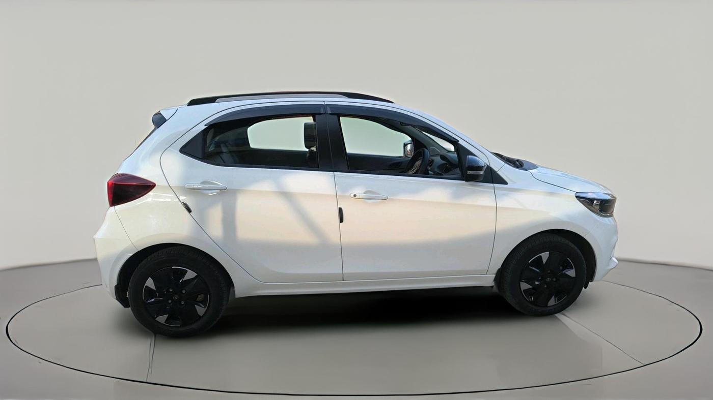 2025 Tata Tiago XT PETROL, Petrol, Manual, 7,428 km, exterior