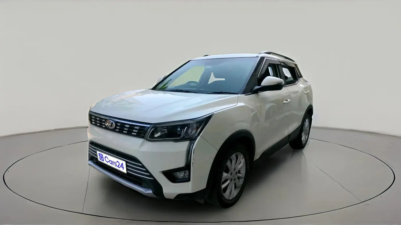 2020 Mahindra XUV300 W8 1.2 PETROL, Petrol, Manual, 37,708 km, exterior