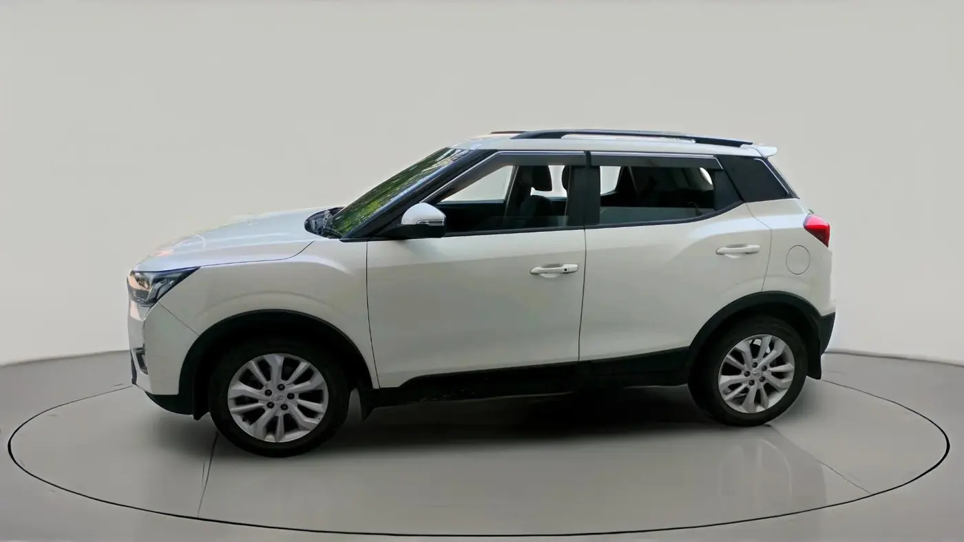 2020 Mahindra XUV300 W8 1.2 PETROL, Petrol, Manual, 37,708 km, exterior