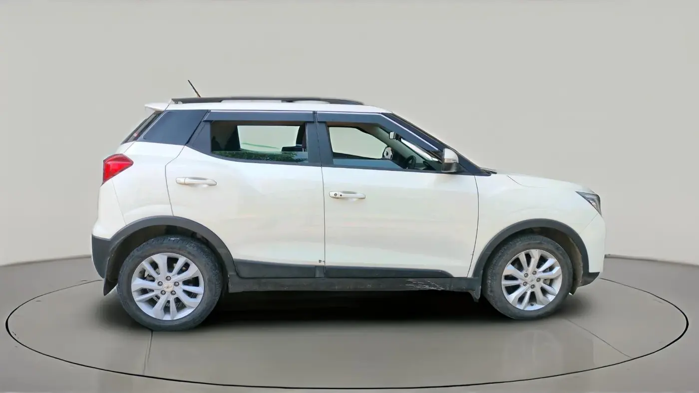 2020 Mahindra XUV300 W8 1.2 PETROL, Petrol, Manual, 37,708 km, exterior