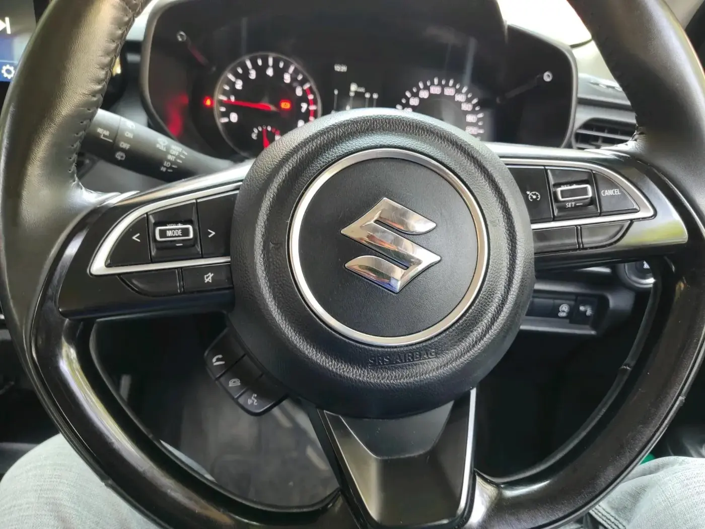2024 Maruti Swift ZXI PLUS AMT DUAL TONE, Petrol, Automatic, 13,498 km, interior