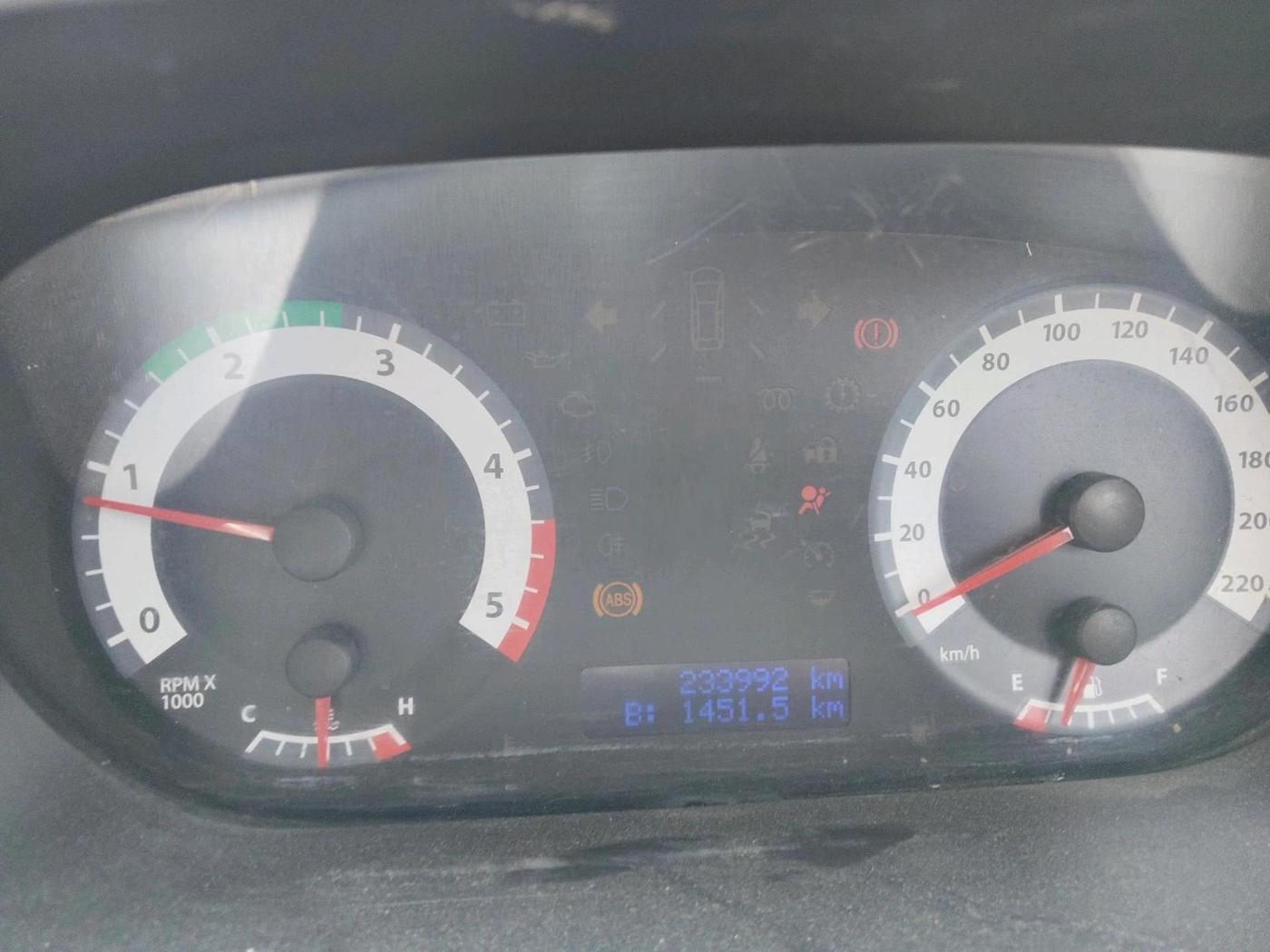 2011 Tata Aria PLEASURE 4X2, Diesel, Manual, 2,33,992 km, interior