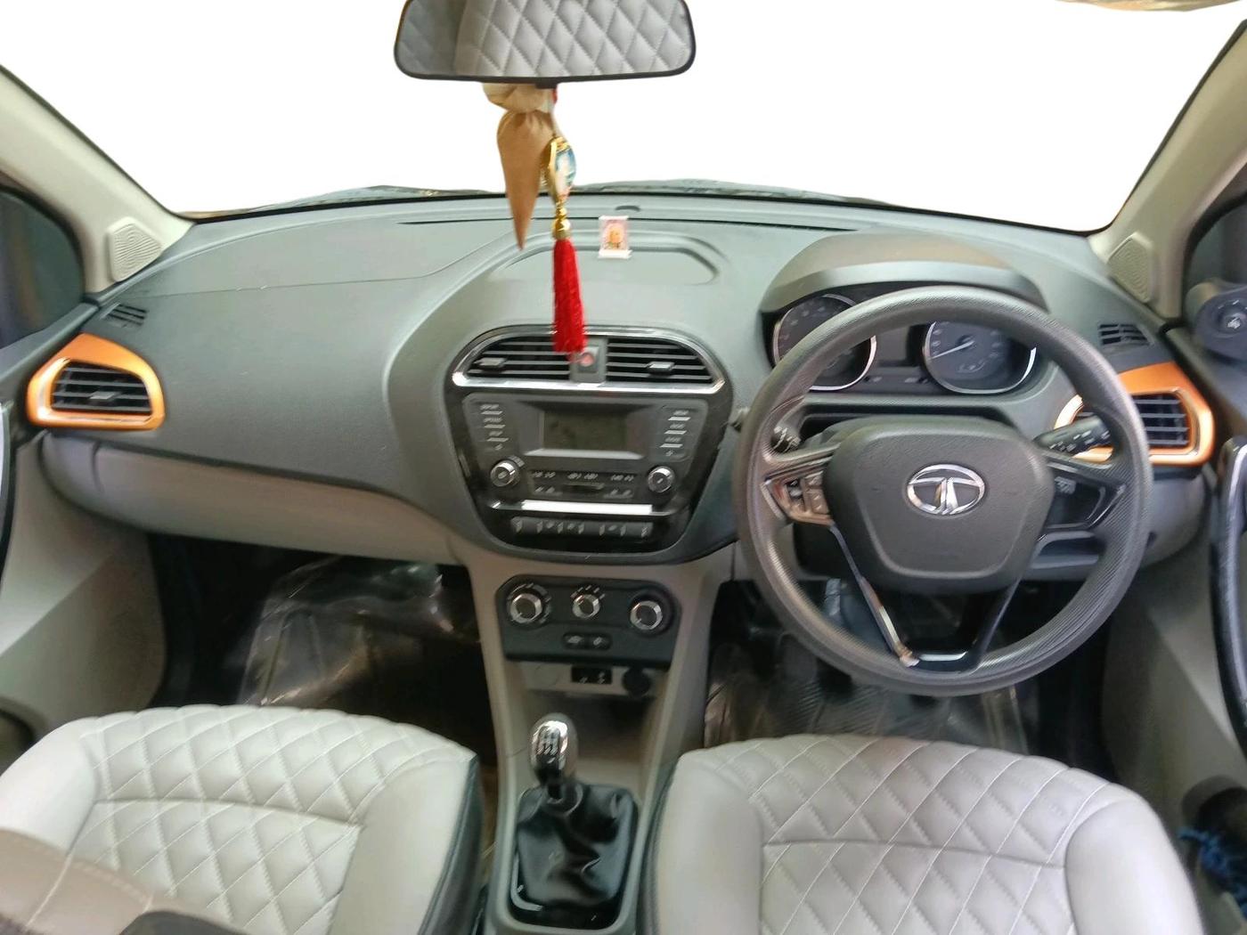 2017 Tata Tiago XZ PETROL, Petrol, Manual, 31,010 km, interior