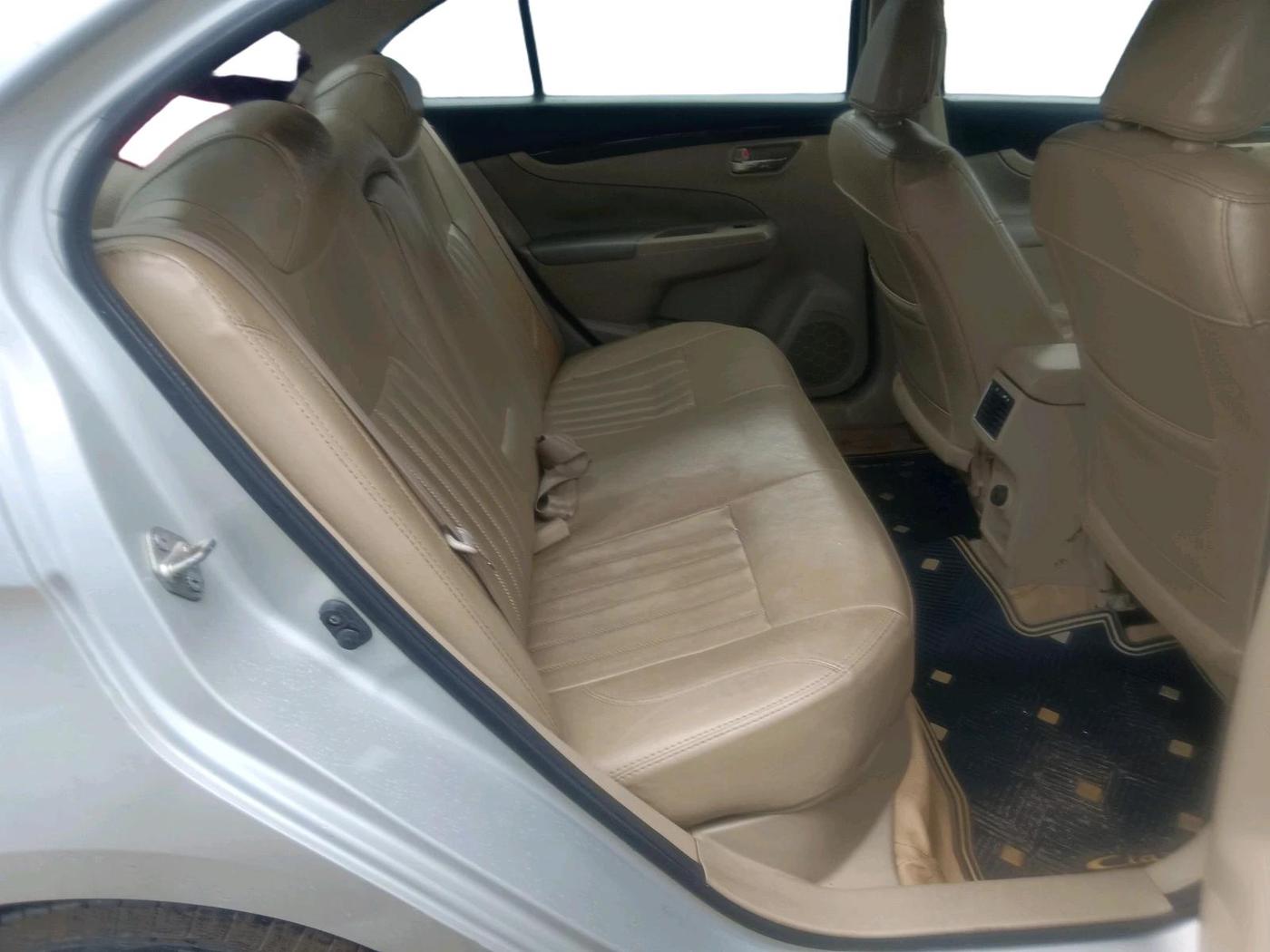 2015 Maruti Ciaz ZXI, CNG, Manual, 1,72,433 km, interior