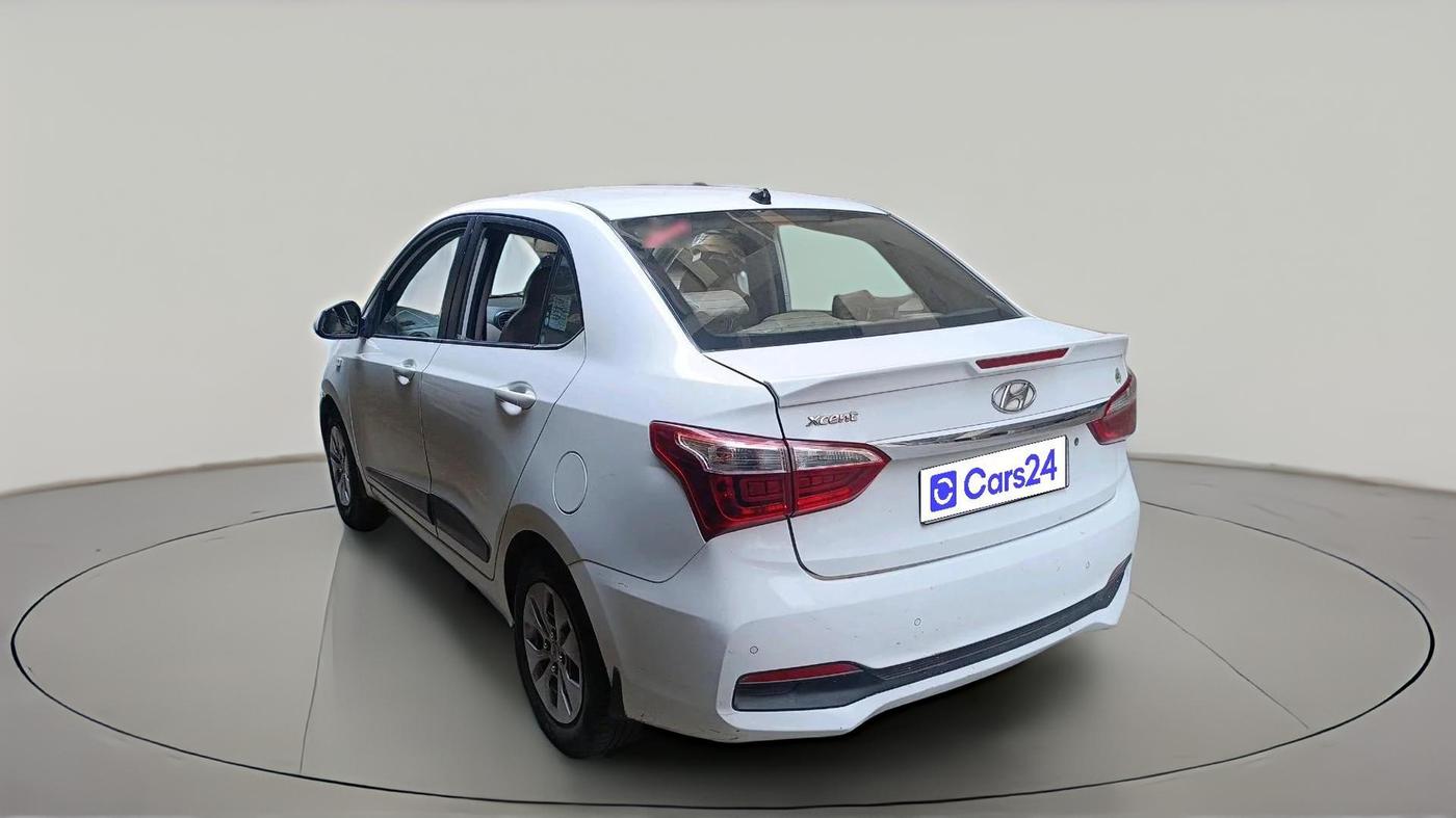 2018 Hyundai Xcent S 1.2, Petrol, Manual, 2,01,933 km, exterior