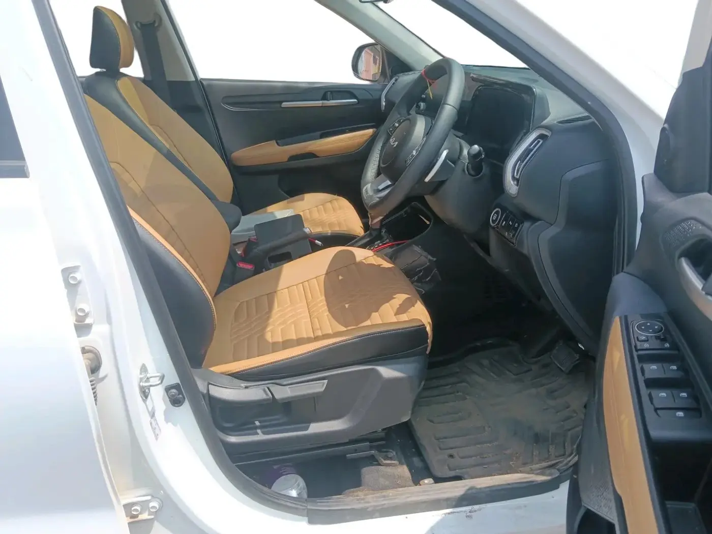 2025 KIA SONET 	 HTX 1.0 TURBO DCT, Petrol, Automatic, 2,493 km, interior