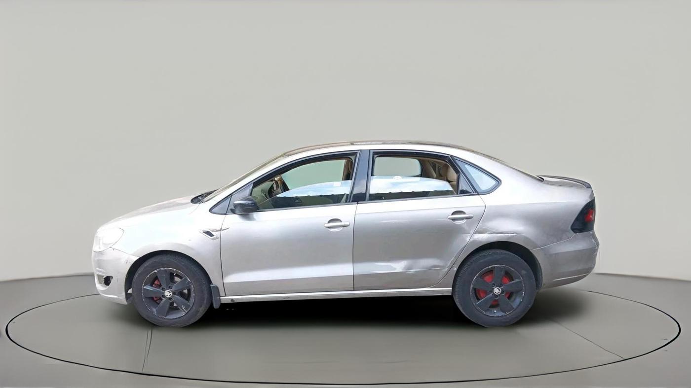2015 Skoda Rapid AMBITION 1.5 TDI AT, Diesel, Automatic, 1,36,185 km, exterior