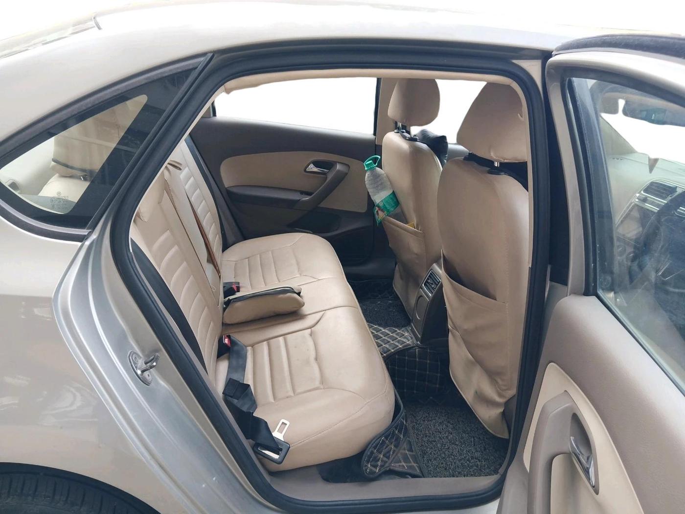 2015 Skoda Rapid AMBITION 1.5 TDI AT, Diesel, Automatic, 1,36,185 km, interior