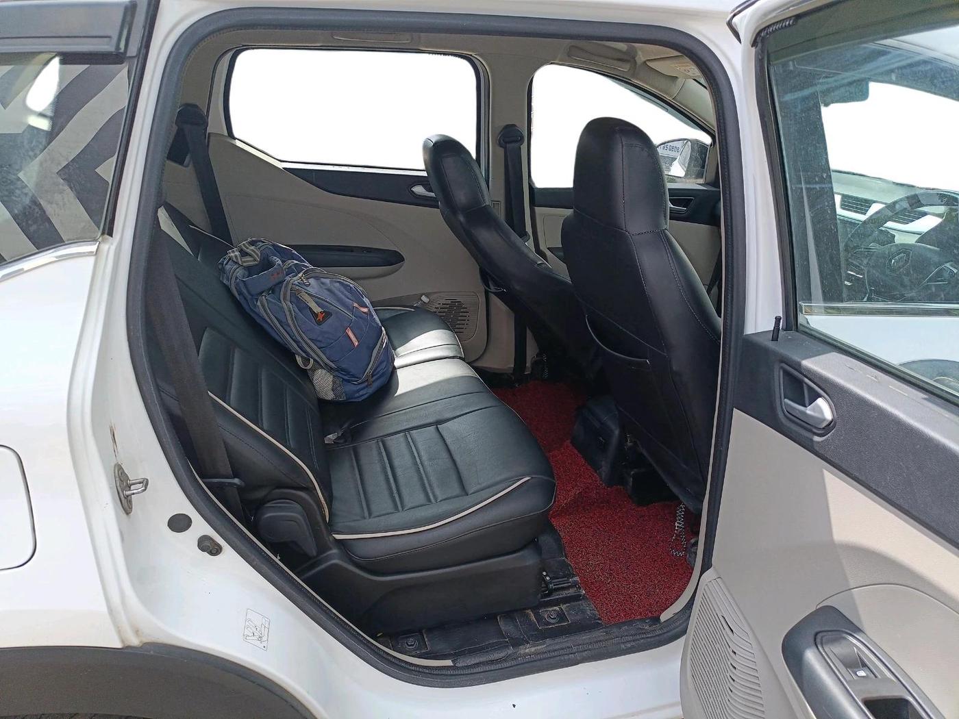 2023 Renault TRIBER RXZ, Petrol, Manual, 38,512 km, interior