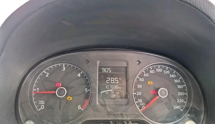 2015 Volkswagen Polo HIGHLINE1.5L, Diesel, Manual, 1,07,598 km, interior