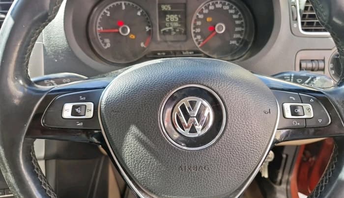 2015 Volkswagen Polo HIGHLINE1.5L, Diesel, Manual, 1,07,598 km, interior