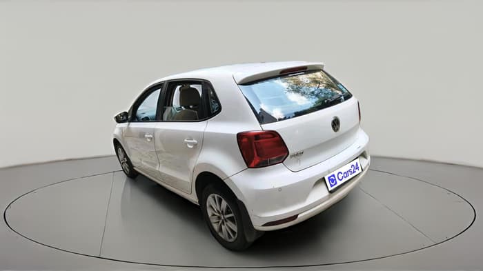 2015 Volkswagen Polo HIGHLINE1.2L, Petrol, Manual, 1,70,993 km, exterior