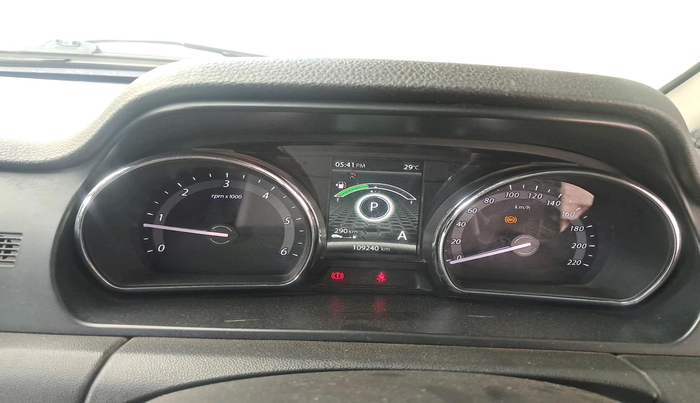 2018 Tata Hexa XMA 4X2 7 STR, Diesel, Automatic, 1,09,240 km, interior