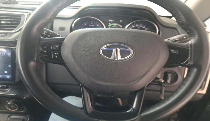2018 Tata Hexa XMA 4X2 7 STR, Diesel, Automatic, 1,09,240 km, interior
