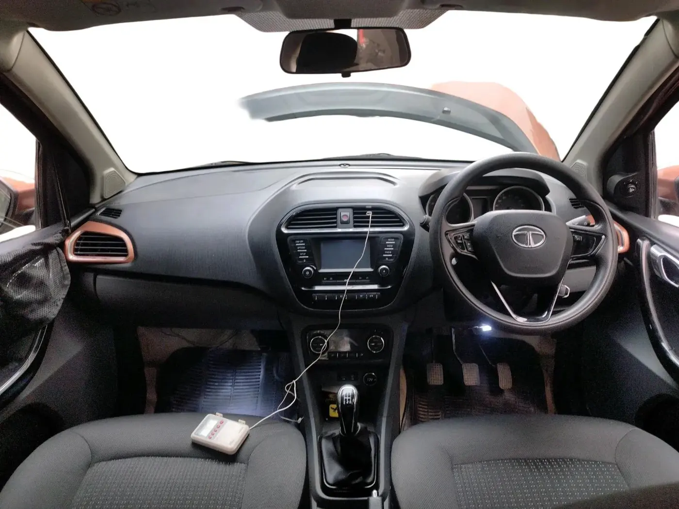 2017 Tata TIGOR XZ (O) PETROL, Petrol, Manual, 61,715 km, interior
