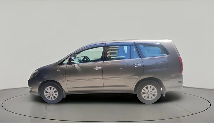 2011 Toyota Innova V 2.5 8 STR, Diesel, Manual, 1,72,180 km, exterior