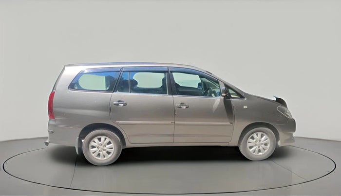 2011 Toyota Innova V 2.5 8 STR, Diesel, Manual, 1,72,180 km, exterior