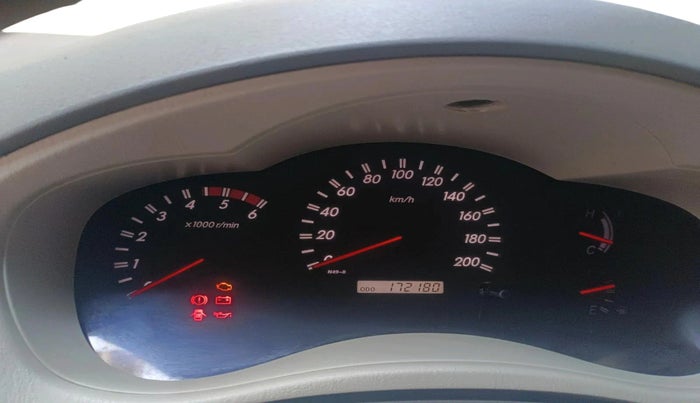 2011 Toyota Innova V 2.5 8 STR, Diesel, Manual, 1,72,180 km, interior