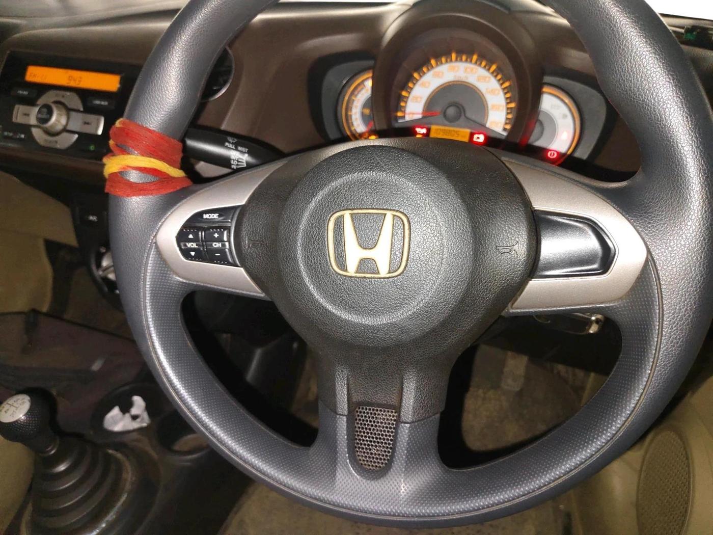 2013 Honda Brio S MT, Petrol, Manual, 1,09,805 km, interior