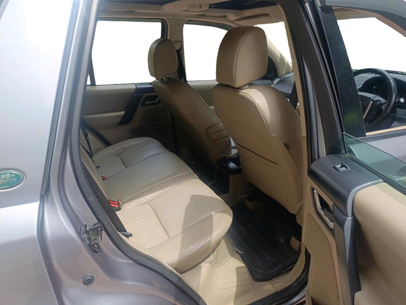 2013 Landrover Freelander 2 TD4 SE, Diesel, Automatic, 1,51,084 km, interior