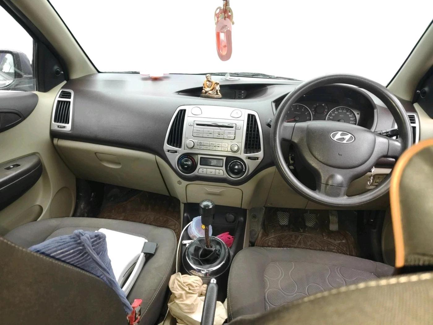 2011 Hyundai i20 MAGNA (O) 1.2, Petrol, Manual, 1,14,184 km, interior