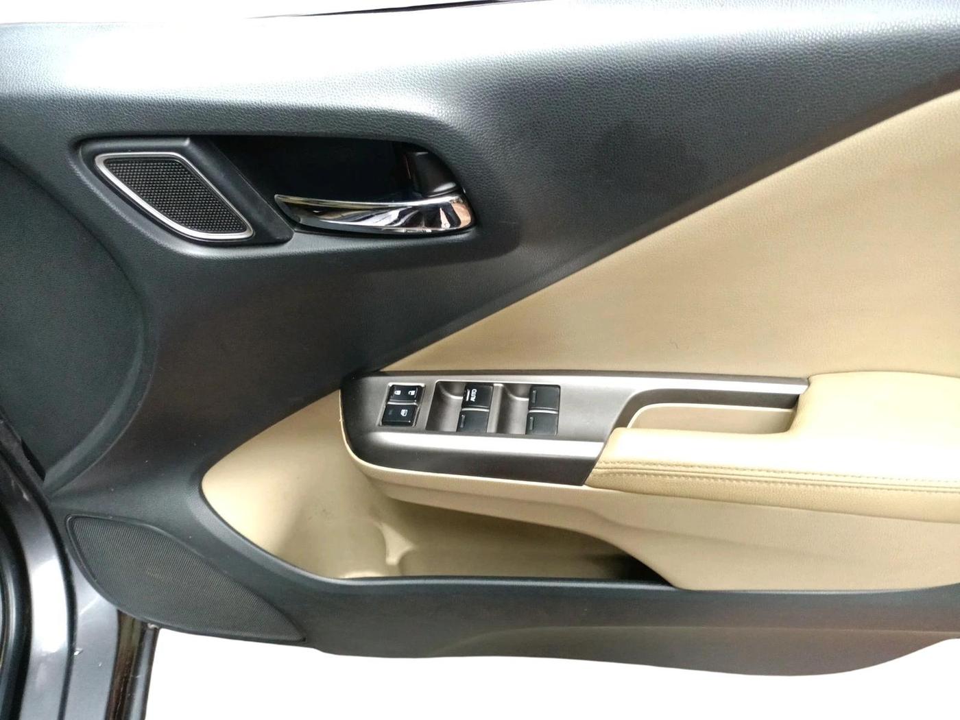 2018 Honda City 1.5L I-VTEC VX CVT, Petrol, Automatic, 1,59,221 km, interior