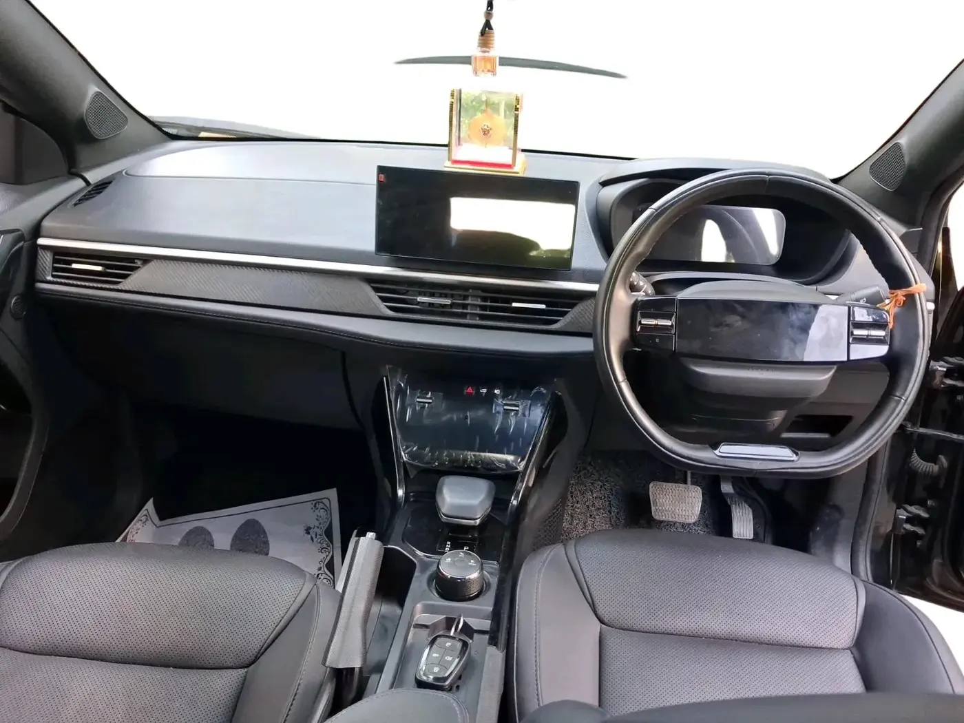 2024 Tata NEXON Fearless Plus S 1.2 Revotron 7DCA Dark Edition, Petrol, Automatic, 14,698 km, interior