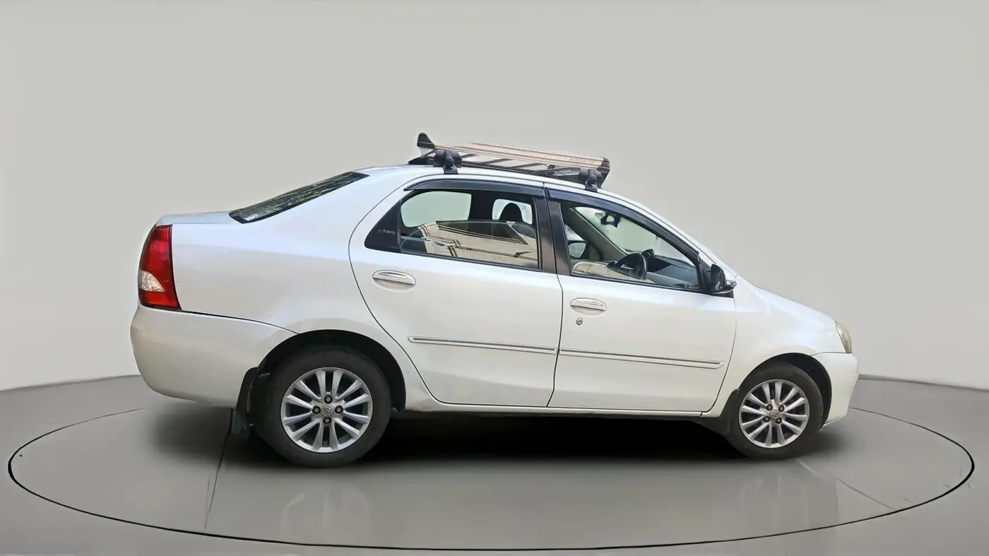 2014 Toyota Etios VX, Petrol, Manual, 64,841 km, exterior
