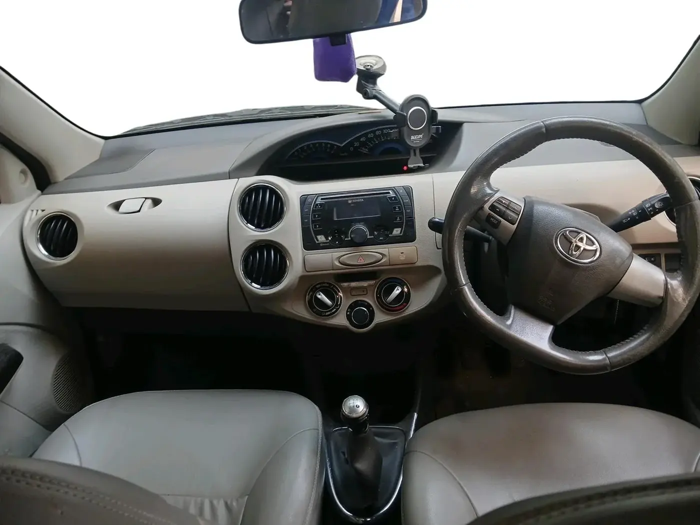 2014 Toyota Etios VX, Petrol, Manual, 64,841 km, interior