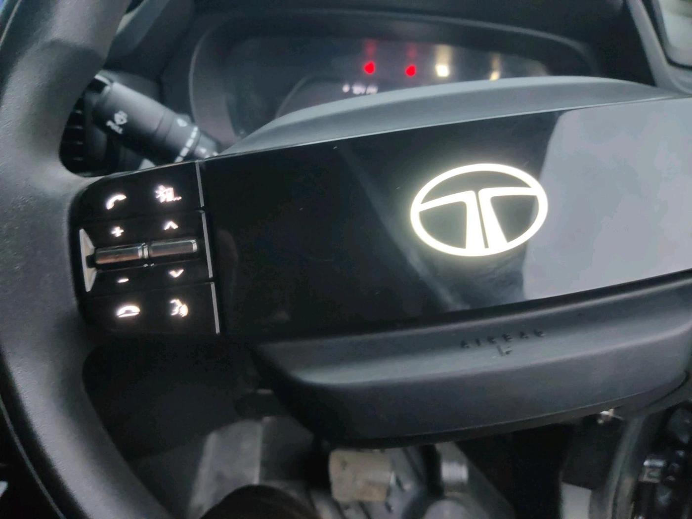 2026 Tata PUNCH Pure Plus CNG AMT, CNG, Automatic, 2,945 km, interior