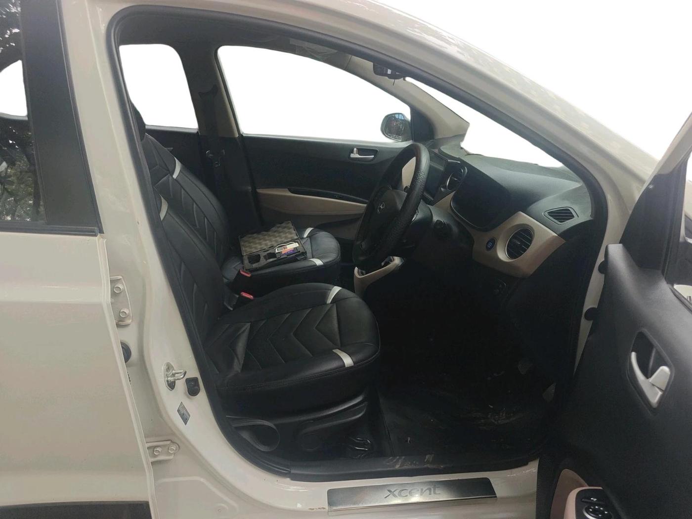 2014 Hyundai Xcent SX 1.2 (O), Petrol, Manual, 49,175 km, interior