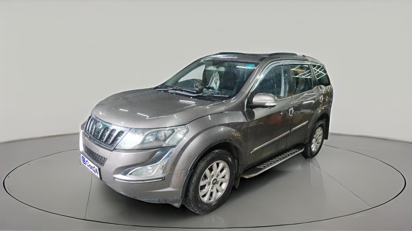 2017 Mahindra XUV500 W10 AT, Diesel, Automatic, 1,19,235 km, exterior