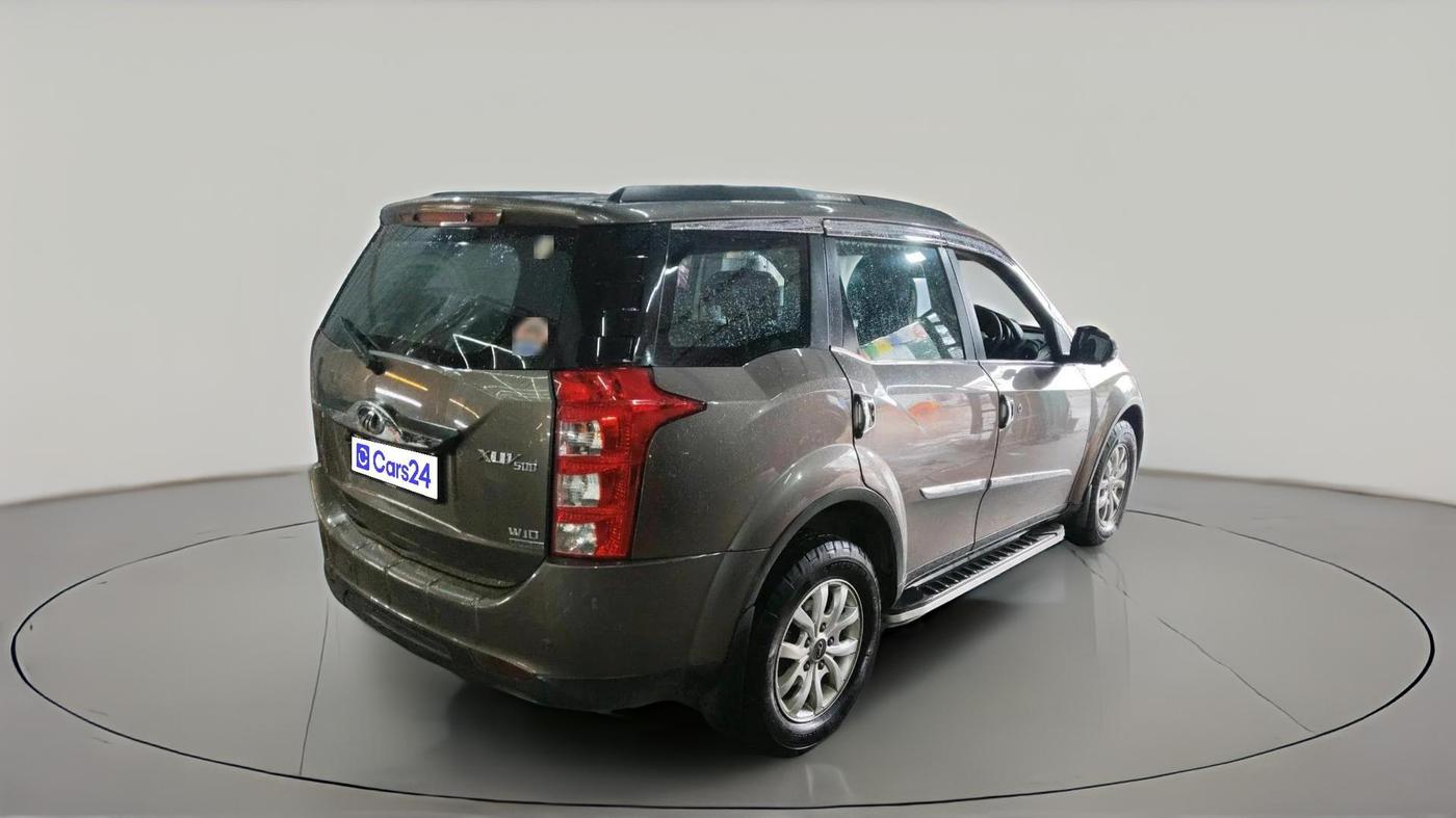 2017 Mahindra XUV500 W10 AT, Diesel, Automatic, 1,19,235 km, exterior