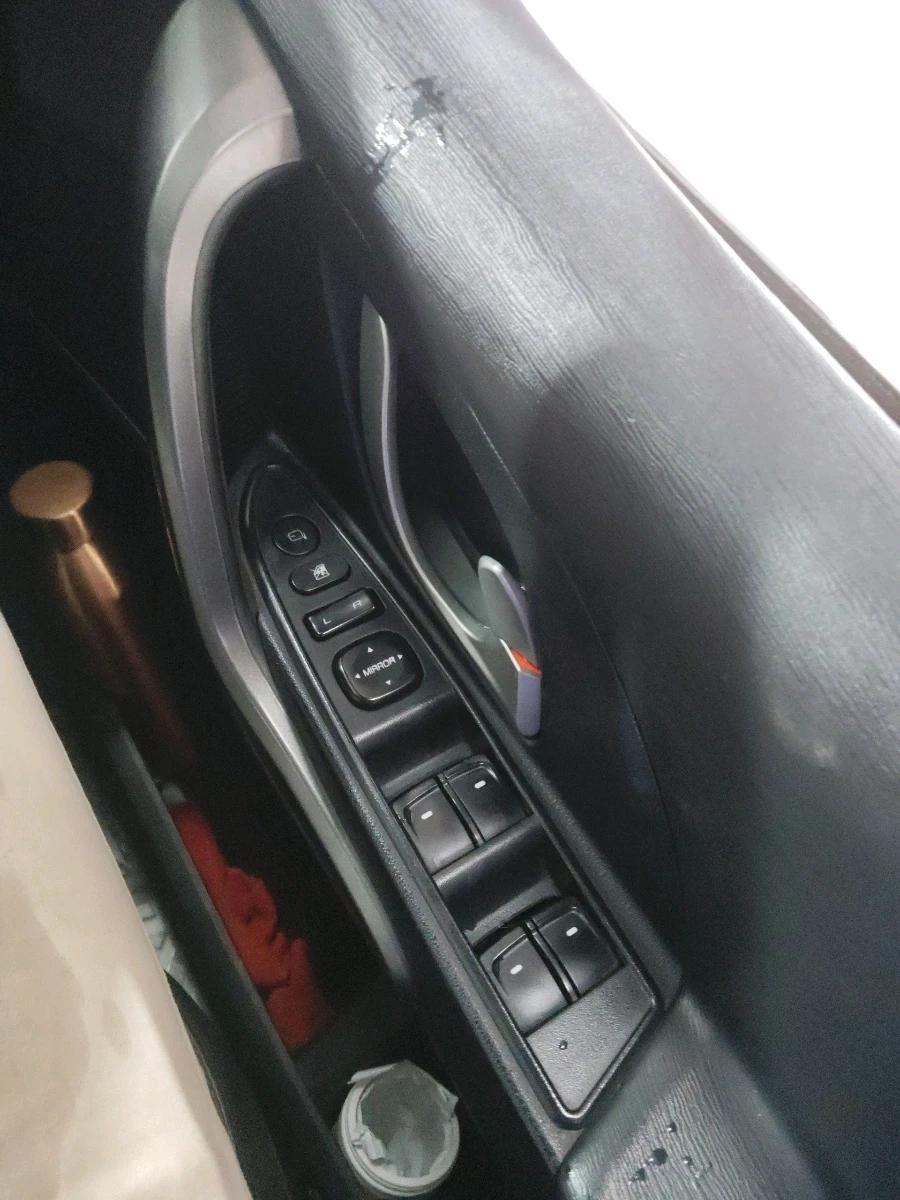 2017 Mahindra XUV500 W10 AT, Diesel, Automatic, 1,19,235 km, interior