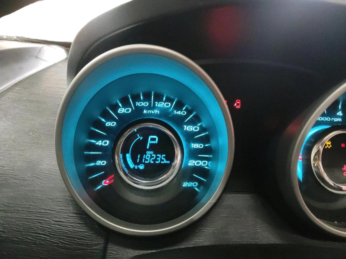 2017 Mahindra XUV500 W10 AT, Diesel, Automatic, 1,19,235 km, interior