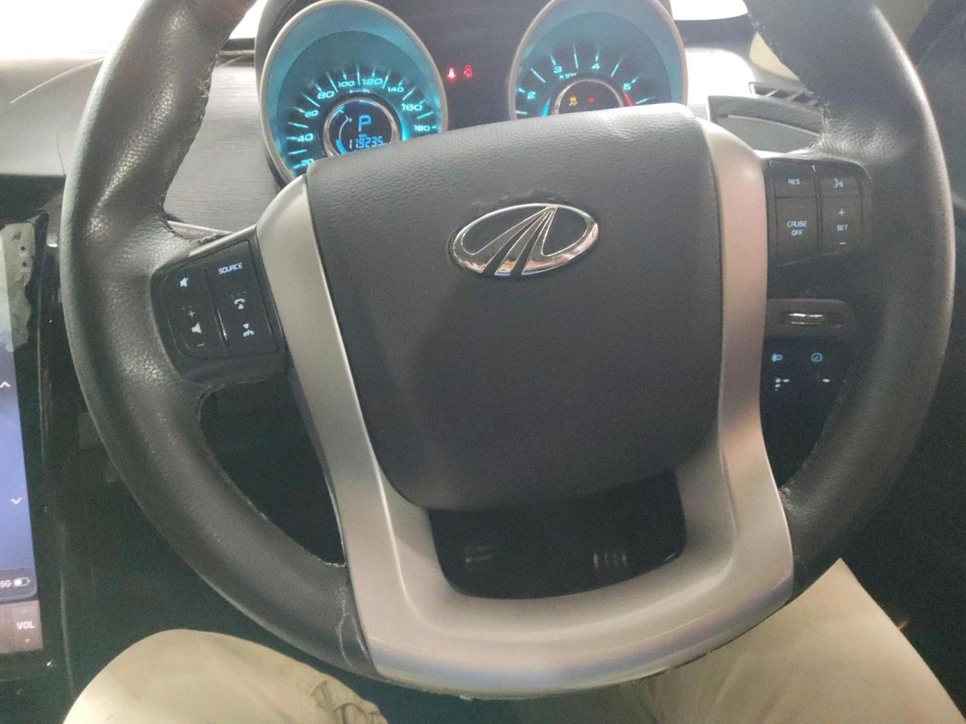 2017 Mahindra XUV500 W10 AT, Diesel, Automatic, 1,19,235 km, interior