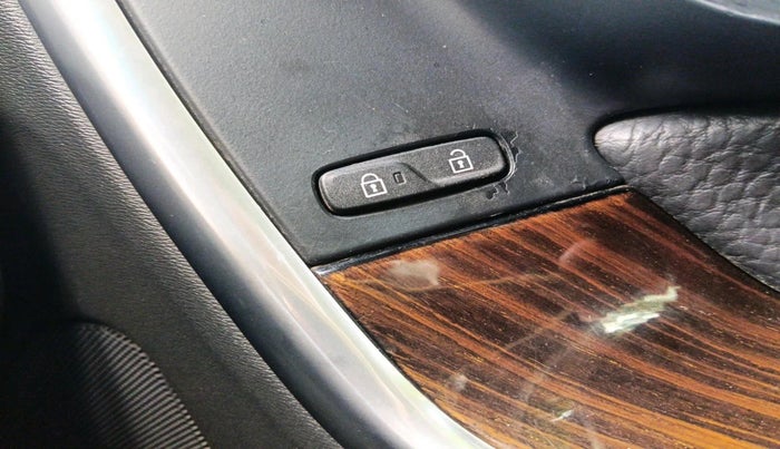 2013 Volvo S60 SUMMUM D5, Diesel, Automatic, 1,06,027 km, interior