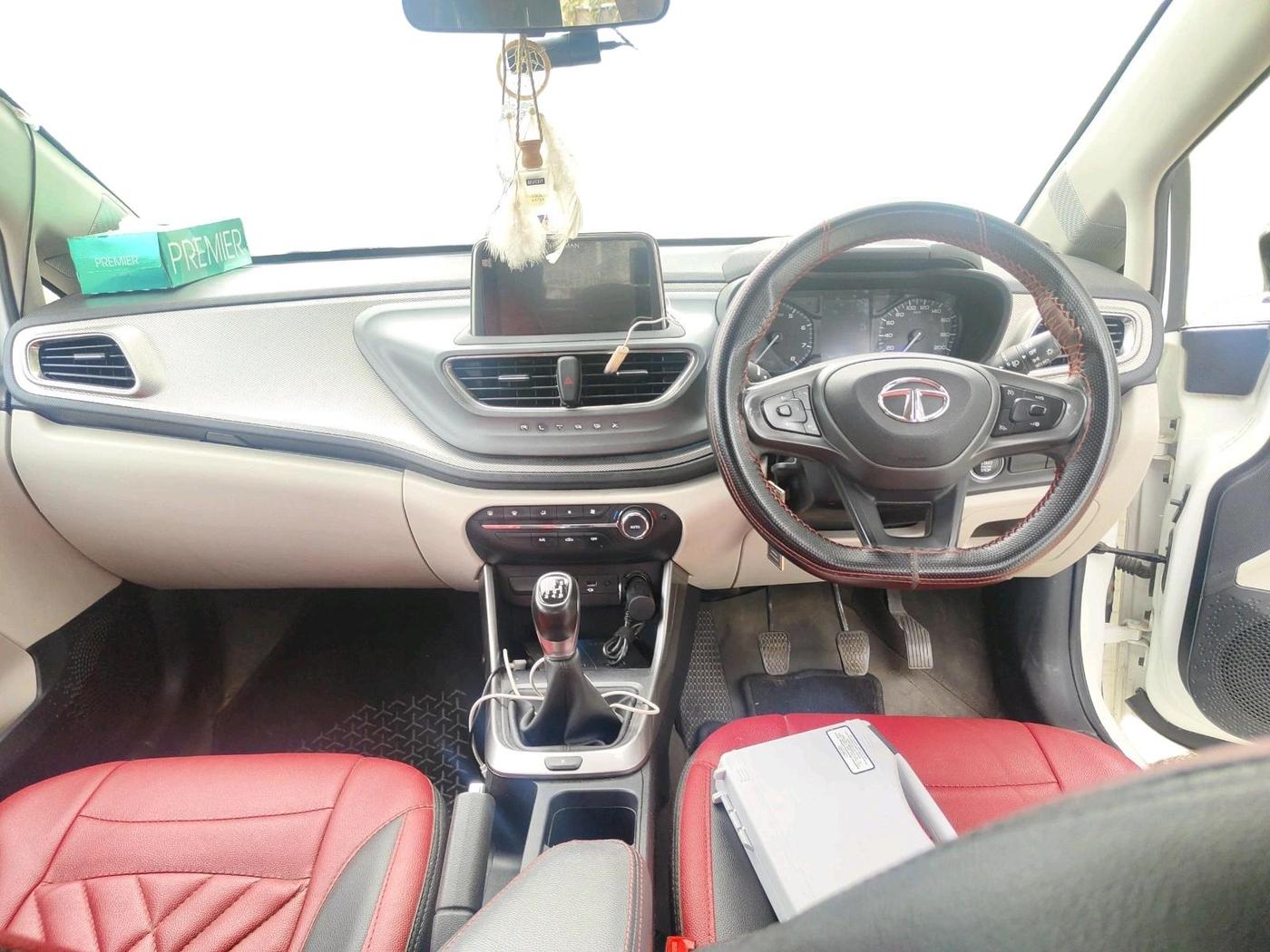 2022 Tata ALTROZ XZ I-TURBO PETROL, Petrol, Manual, 37,735 km, interior
