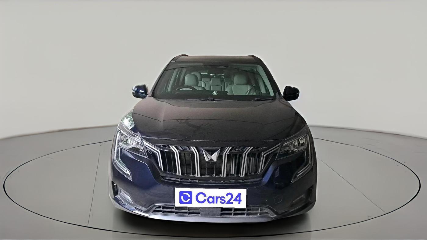 2025 Mahindra XUV700 AX 7 P AT 7 STR, Petrol, Automatic, 6,167 km, exterior