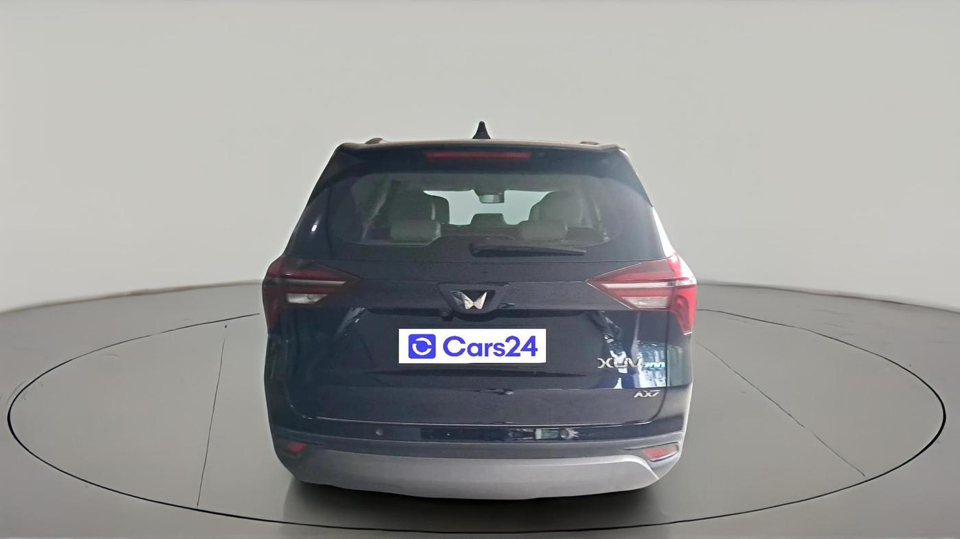 2025 Mahindra XUV700 AX 7 P AT 7 STR, Petrol, Automatic, 6,167 km, exterior