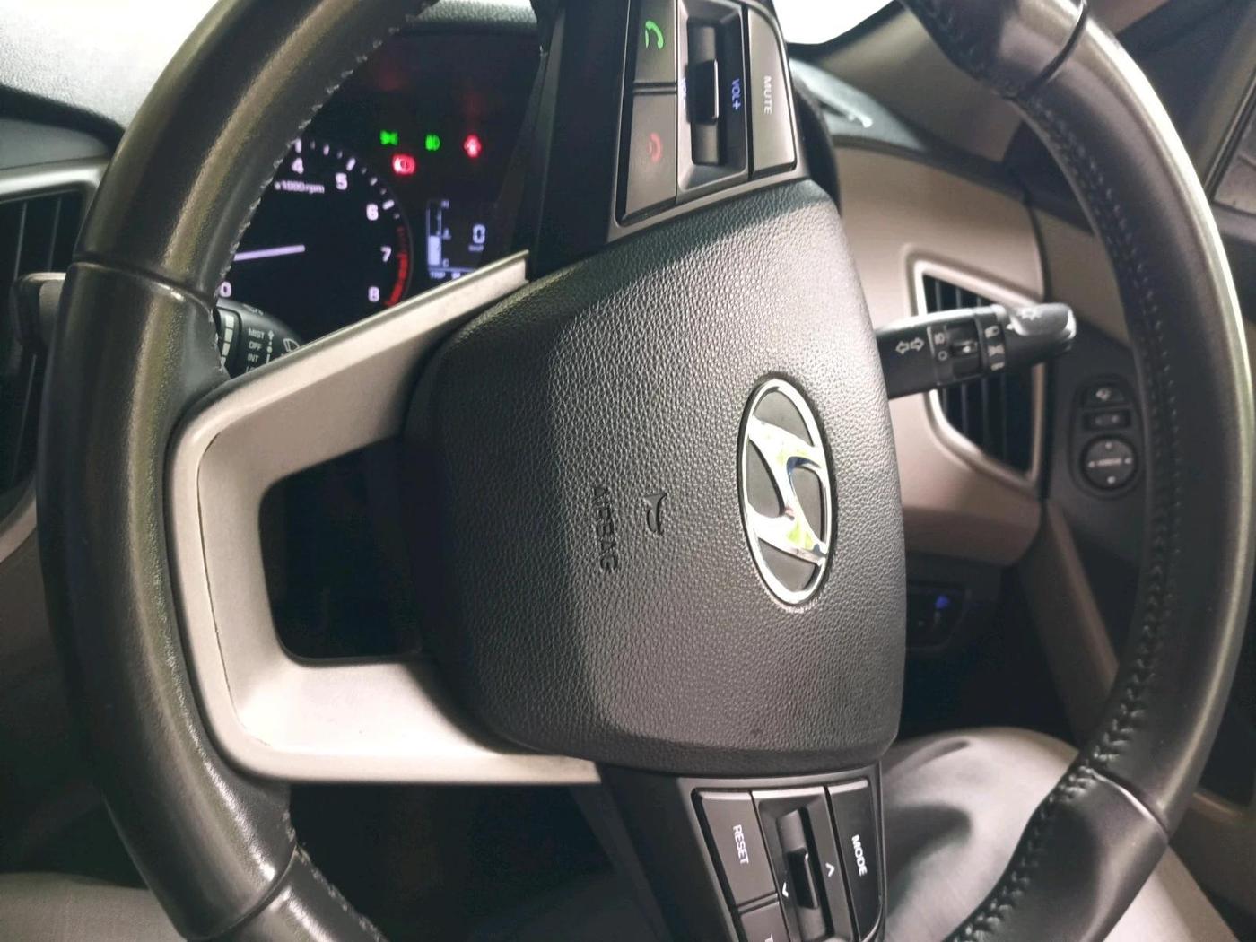 2016 Hyundai Creta SX PLUS AT 1.6 PETROL, Petrol, Automatic, 42,143 km, interior