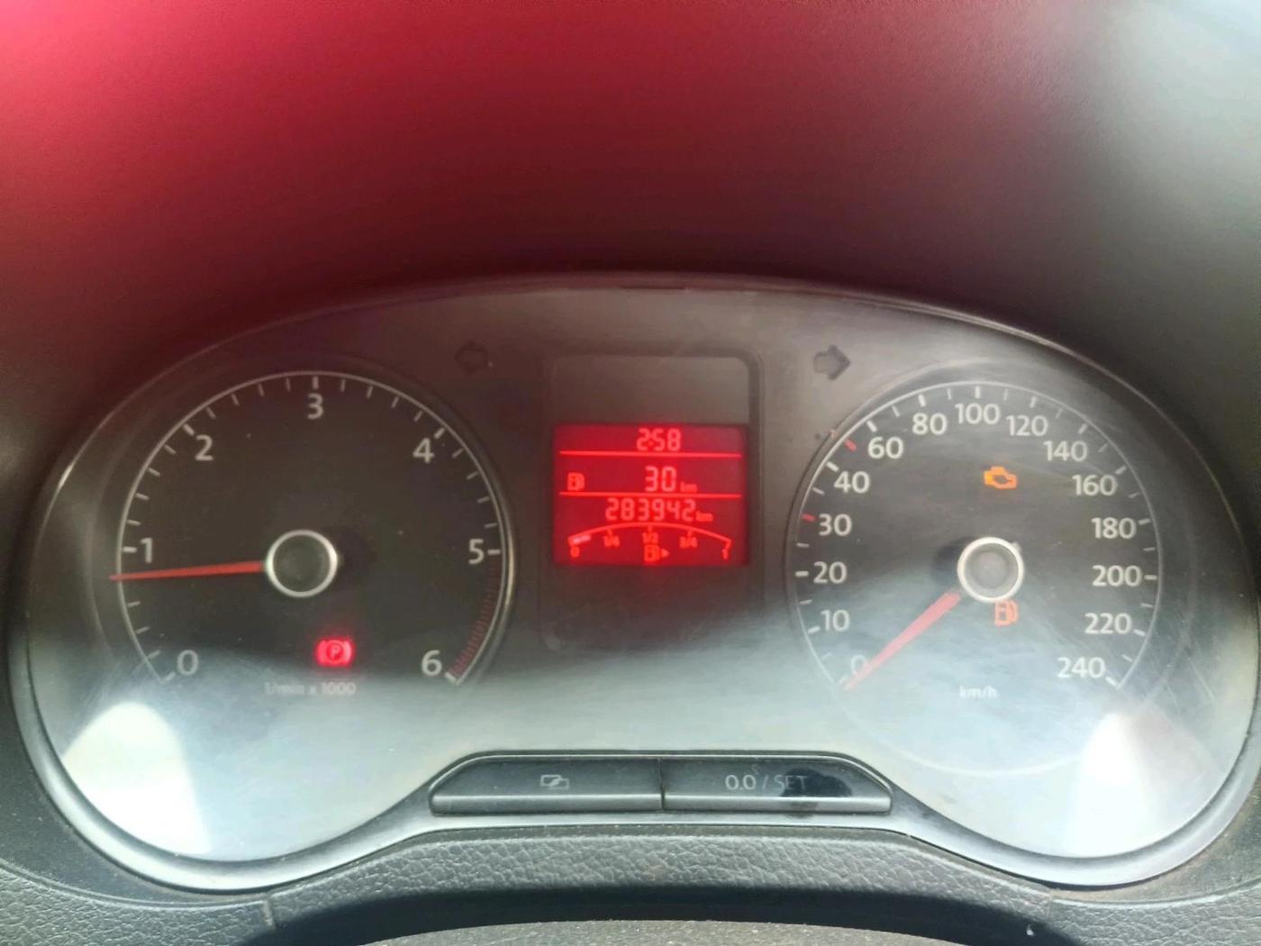 2013 Volkswagen Polo HIGHLINE DIESEL, Diesel, Manual, 2,83,942 km, interior