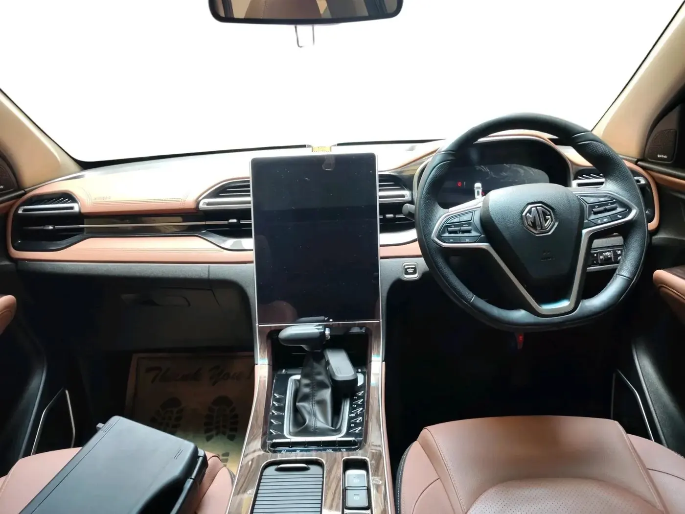 2024 MG HECTOR PLUS SHARP PRO 1.5 PETROL TURBO CVT 7 STR, Petrol, Automatic, 10,519 km, interior