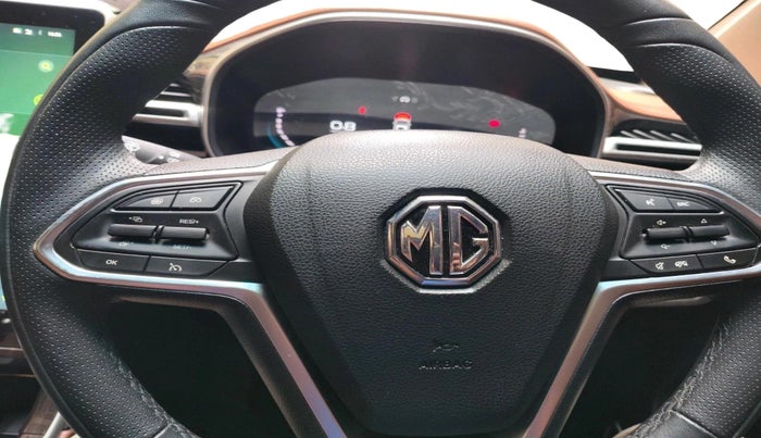 2024 MG HECTOR PLUS SHARP PRO 1.5 PETROL TURBO CVT 7 STR, Petrol, Automatic, 10,519 km, interior