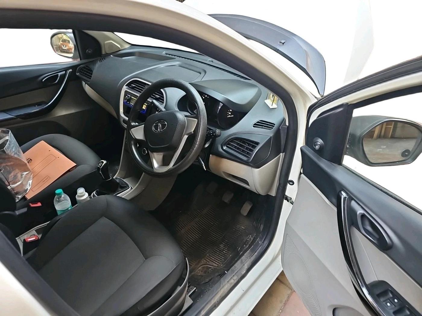 2017 Tata Tiago XM PETROL, Petrol, Manual, 28,630 km, interior