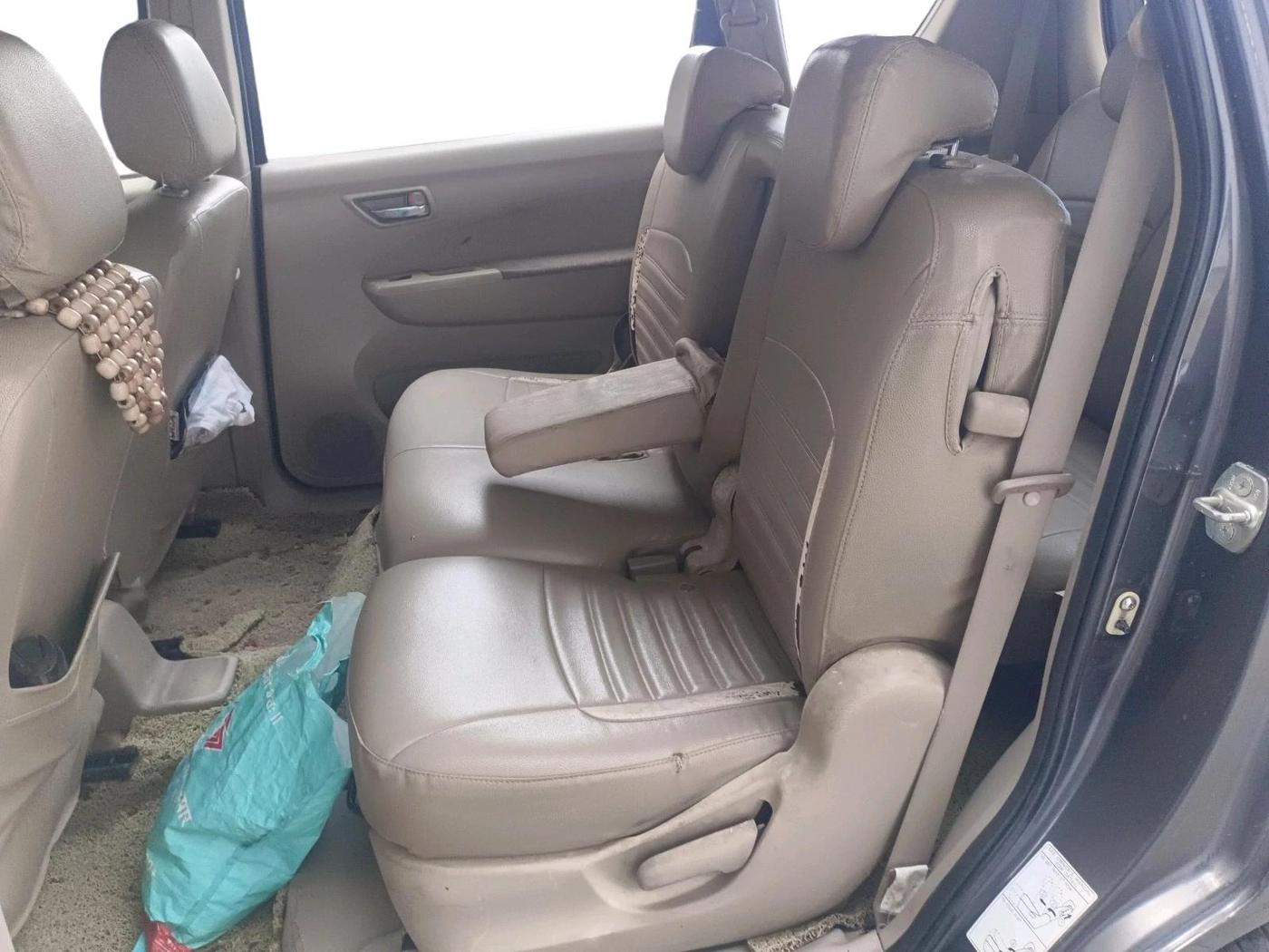 2014 Maruti Ertiga VDI, Diesel, Manual, 2,11,399 km, interior