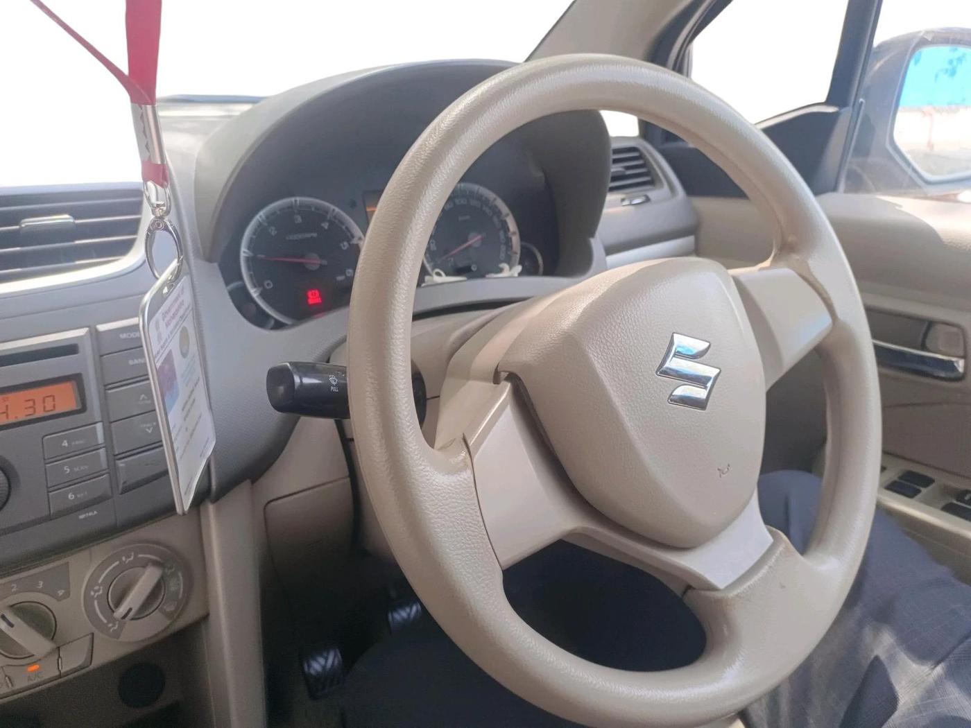 2014 Maruti Ertiga VDI, Diesel, Manual, 2,11,399 km, interior