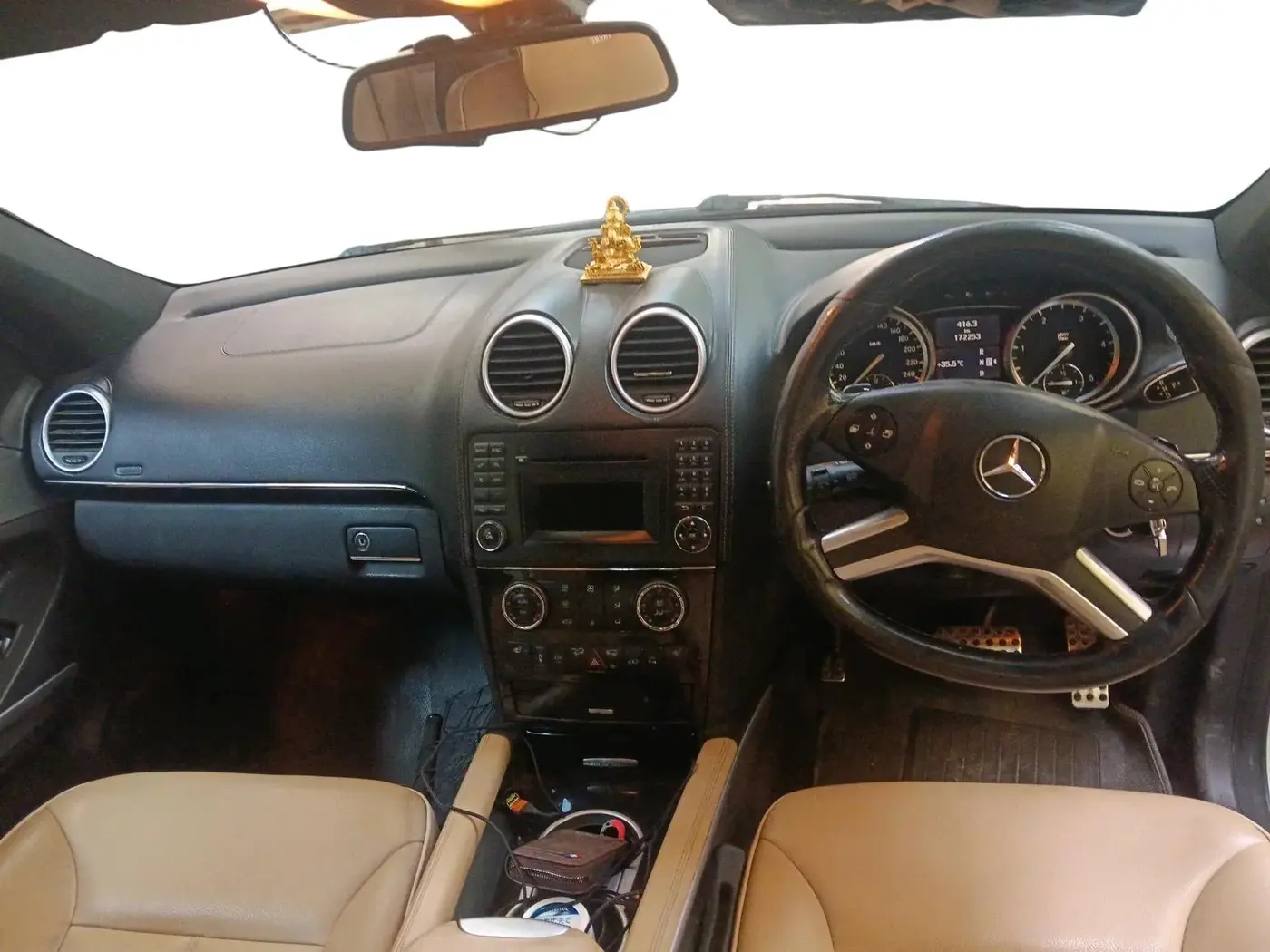 2011 Mercedes Benz Ml Class 350 CDI, Diesel, Automatic, 1,72,253 km, interior