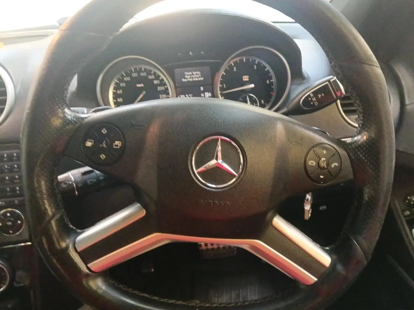 2011 Mercedes Benz Ml Class 350 CDI, Diesel, Automatic, 1,72,253 km, interior