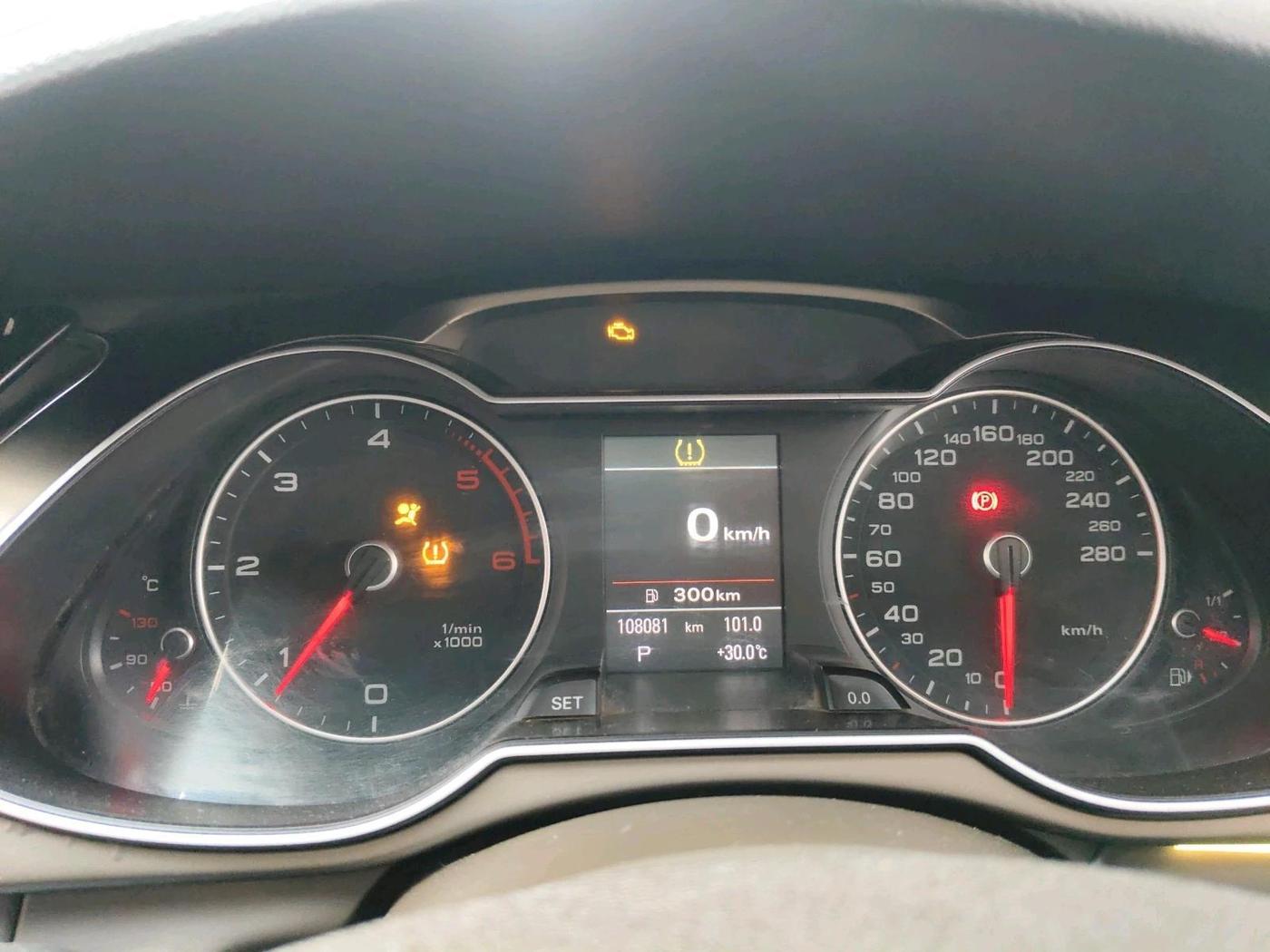 2012 Audi A4 2.0 TDI Multitronic, Diesel, Automatic, 1,08,081 km, interior